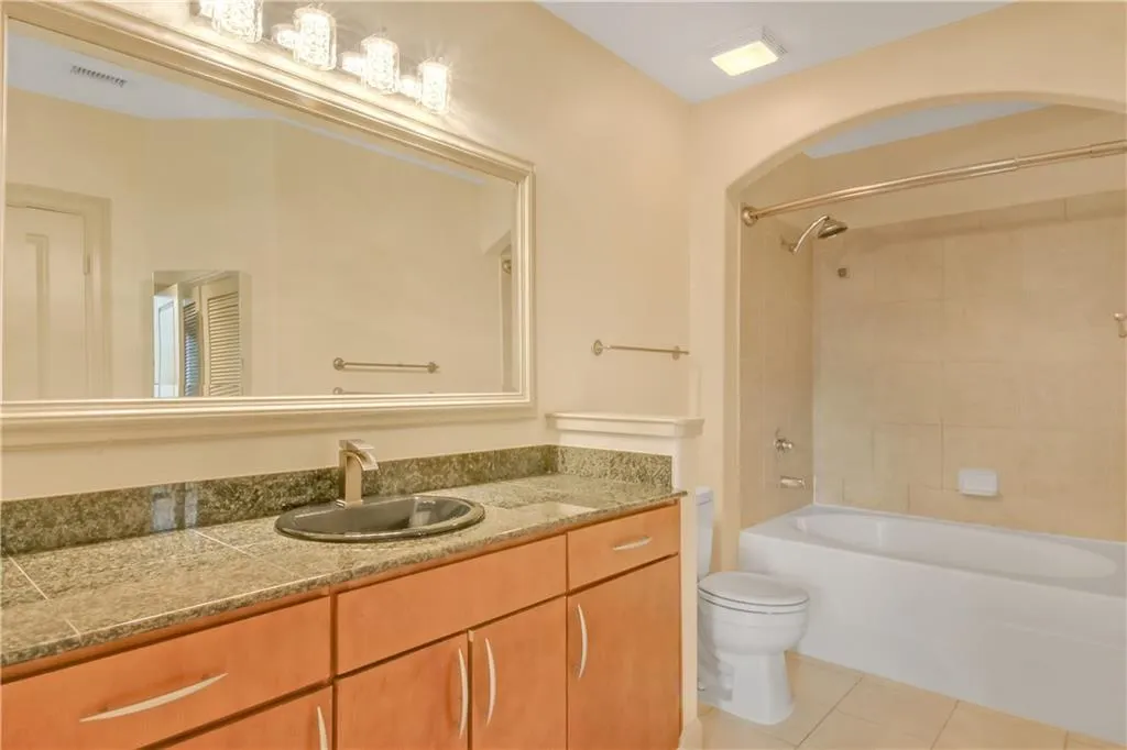 3445 Stratford Road Ne Unit 305, Atlanta, Georgia 30326, 1 Bedroom Bedrooms, ,1 BathroomBathrooms,Residential,For Sale,3445 Stratford Road Ne Unit 305,7641998