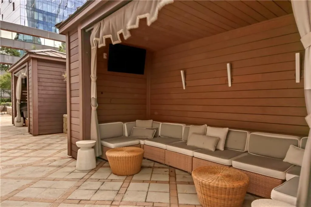 3445 Stratford Road Ne Unit 305, Atlanta, Georgia 30326, 1 Bedroom Bedrooms, ,1 BathroomBathrooms,Residential,For Sale,3445 Stratford Road Ne Unit 305,7641998