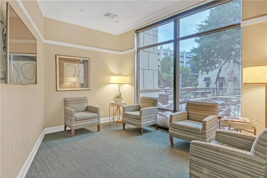 3445 Stratford Road Ne Unit 305, Atlanta, Georgia 30326, 1 Bedroom Bedrooms, ,1 BathroomBathrooms,Residential,For Sale,3445 Stratford Road Ne Unit 305,7641998