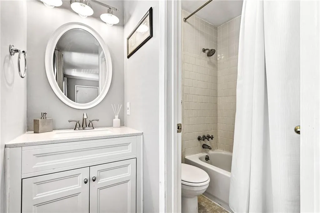 15 Scotland Place Nw, Atlanta, Georgia 30318, 2 Bedrooms Bedrooms, 0 ,2 BathroomsBathrooms,Residential,For Sale,15 Scotland Place Nw,7836661
