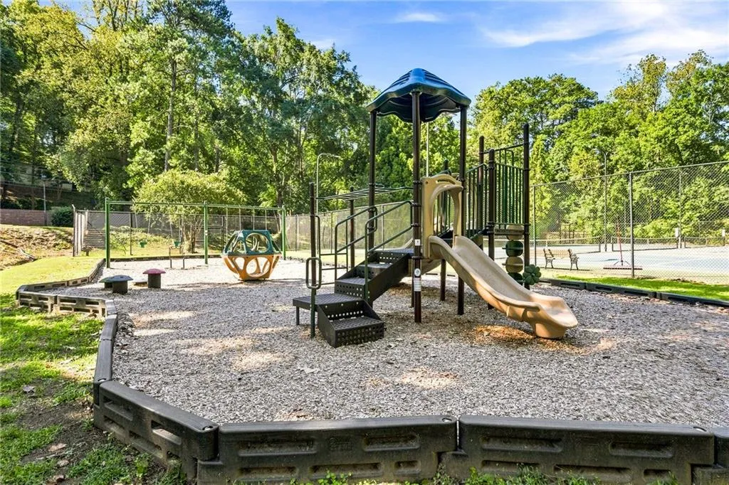 15 Scotland Place Nw, Atlanta, Georgia 30318, 2 Bedrooms Bedrooms, 0 ,2 BathroomsBathrooms,Residential,For Sale,15 Scotland Place Nw,7836661