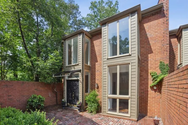 49 Willow Glen, Atlanta, Georgia 30342, 4 Bedrooms Bedrooms, ,4 BathroomsBathrooms,Residential,For Sale,49 Willow Glen,7636958