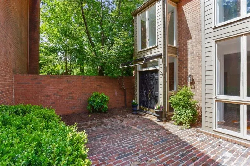 49 Willow Glen, Atlanta, Georgia 30342, 4 Bedrooms Bedrooms, ,4 BathroomsBathrooms,Residential,For Sale,49 Willow Glen,7636958