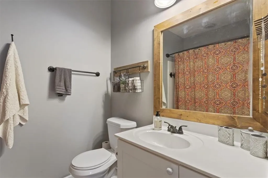 5559 Glenridge Drive Unit 1401, Atlanta, Georgia 30342, 2 Bedrooms Bedrooms, ,1 BathroomBathrooms,Residential,Sold,5559 Glenridge Drive Unit 1401,6903449