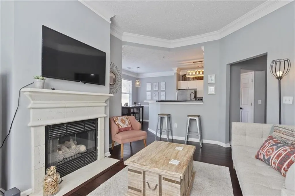 5559 Glenridge Drive Unit 1401, Atlanta, Georgia 30342, 2 Bedrooms Bedrooms, ,1 BathroomBathrooms,Residential,Sold,5559 Glenridge Drive Unit 1401,6903449