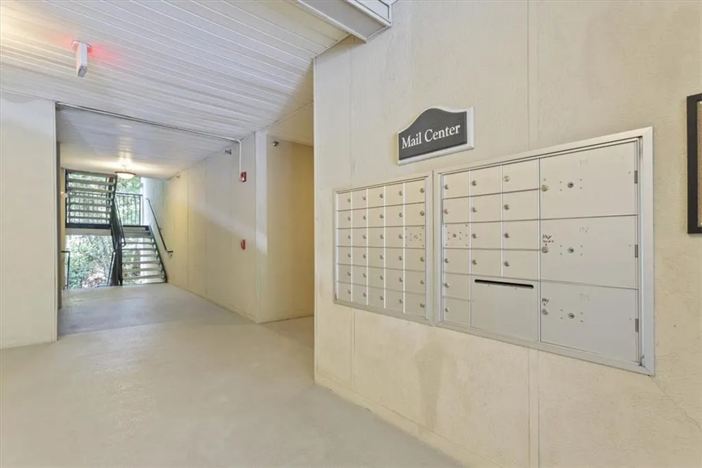 5559 Glenridge Drive Unit 1401, Atlanta, Georgia 30342, 2 Bedrooms Bedrooms, ,1 BathroomBathrooms,Residential,Sold,5559 Glenridge Drive Unit 1401,6903449