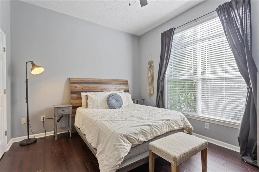 5559 Glenridge Drive Unit 1401, Atlanta, Georgia 30342, 2 Bedrooms Bedrooms, ,1 BathroomBathrooms,Residential,Sold,5559 Glenridge Drive Unit 1401,6903449