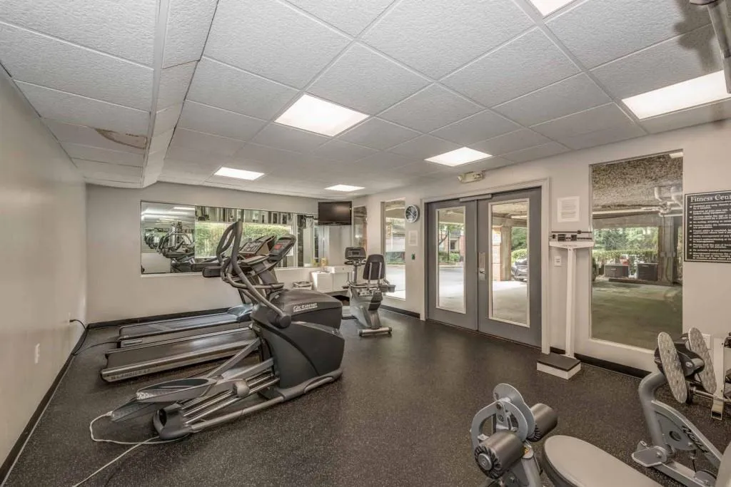 5559 Glenridge Drive Unit 1401, Atlanta, Georgia 30342, 2 Bedrooms Bedrooms, ,1 BathroomBathrooms,Residential,Sold,5559 Glenridge Drive Unit 1401,6903449