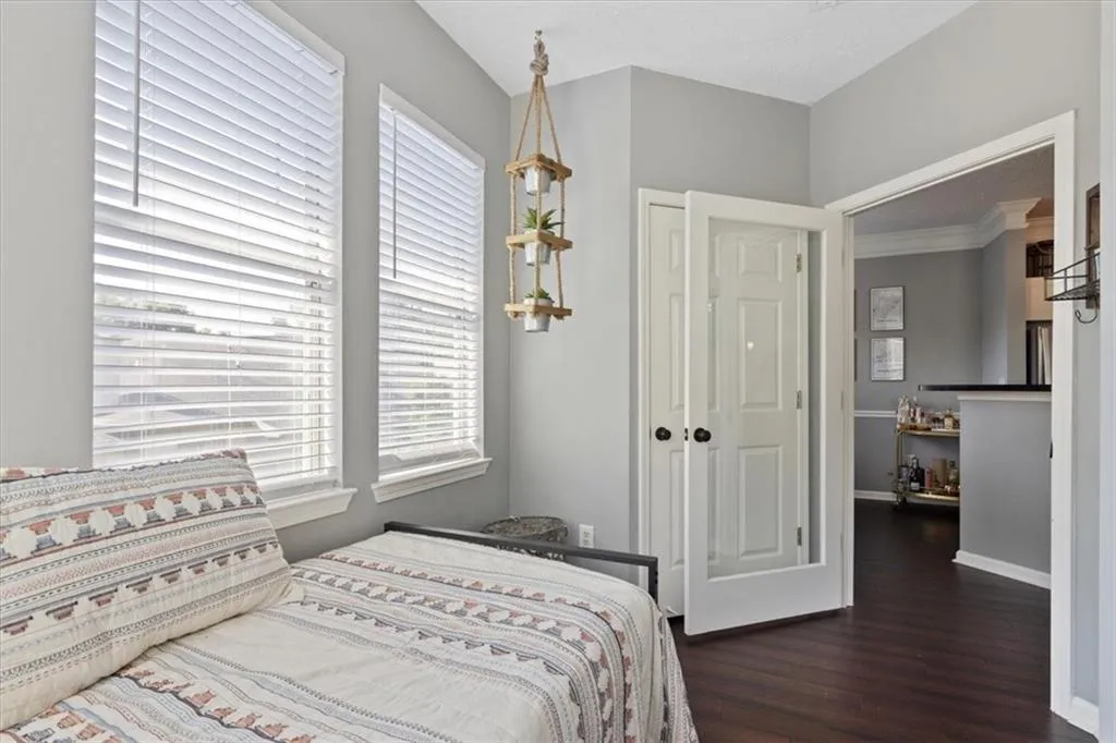 5559 Glenridge Drive Unit 1401, Atlanta, Georgia 30342, 2 Bedrooms Bedrooms, ,1 BathroomBathrooms,Residential,Sold,5559 Glenridge Drive Unit 1401,6903449