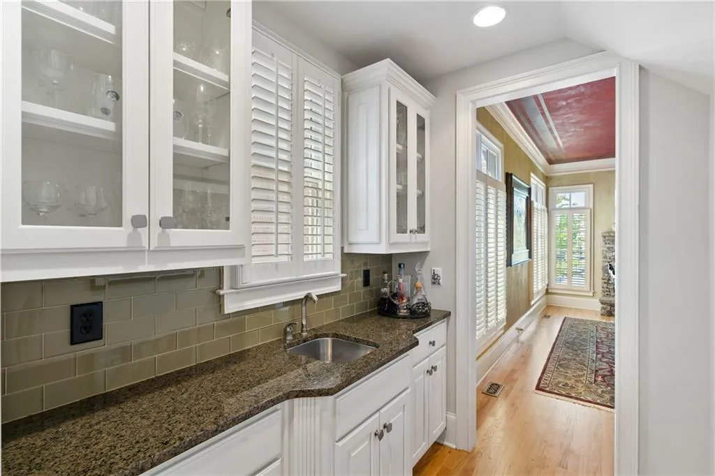 6307 Cotswold Lane, Sandy Springs, Georgia 30328, 5 Bedrooms Bedrooms, ,4 BathroomsBathrooms,Residential,Sold,6307 Cotswold Lane,7215442