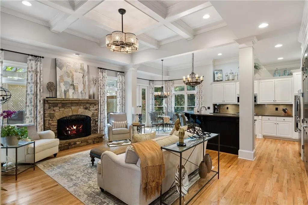 6307 Cotswold Lane, Sandy Springs, Georgia 30328, 5 Bedrooms Bedrooms, ,4 BathroomsBathrooms,Residential,Sold,6307 Cotswold Lane,7215442