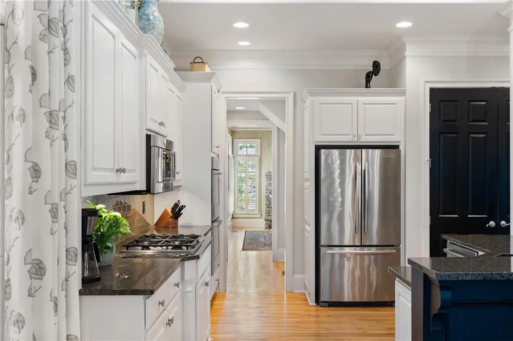 6307 Cotswold Lane, Sandy Springs, Georgia 30328, 5 Bedrooms Bedrooms, ,4 BathroomsBathrooms,Residential,Sold,6307 Cotswold Lane,7215442