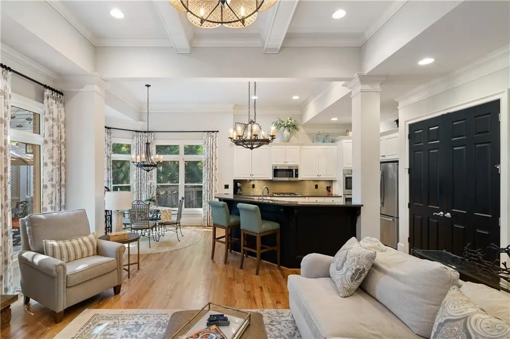 6307 Cotswold Lane, Sandy Springs, Georgia 30328, 5 Bedrooms Bedrooms, ,4 BathroomsBathrooms,Residential,Sold,6307 Cotswold Lane,7215442