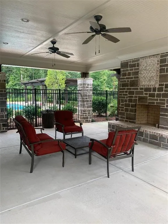 6404 Radiant Trace, Sandy Springs, Georgia 30328, 3 Bedrooms Bedrooms, ,3 BathroomsBathrooms,Residential,Sold,6404 Radiant Trace,6783917