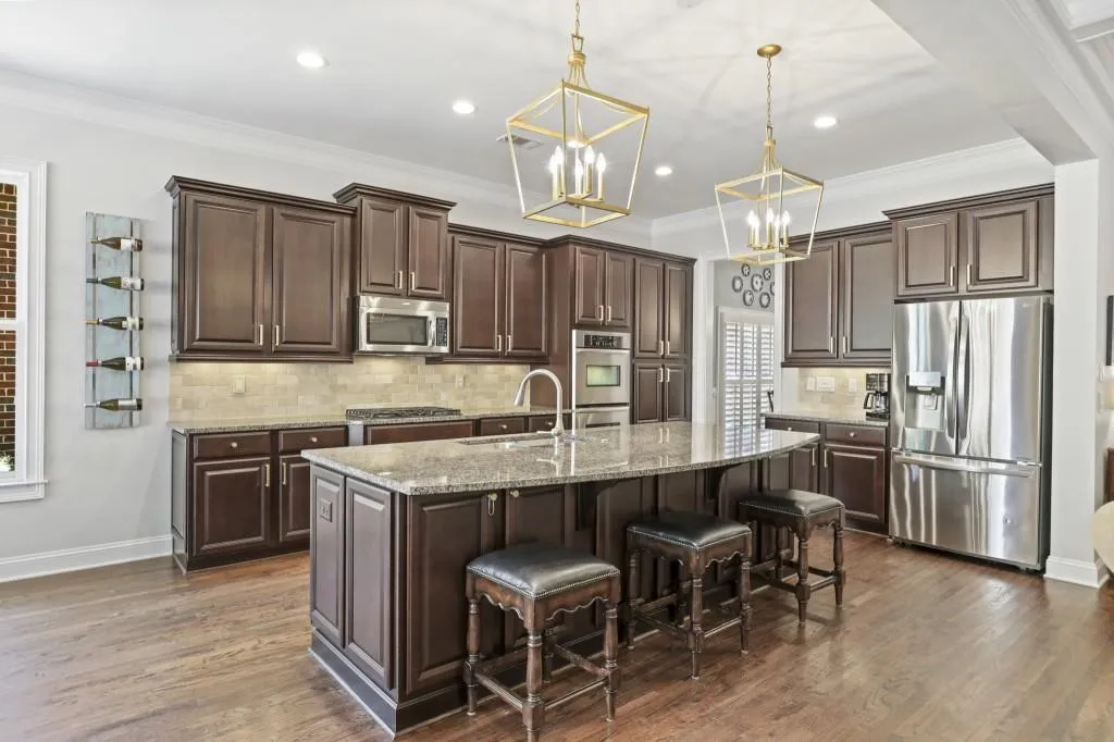 494 Glenmanor Court, Sandy Springs, Georgia 30328, 4 Bedrooms Bedrooms, ,3 BathroomsBathrooms,Residential,Sold,494 Glenmanor Court,6969089