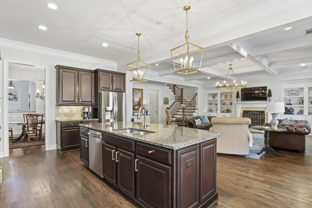 494 Glenmanor Court, Sandy Springs, Georgia 30328, 4 Bedrooms Bedrooms, ,3 BathroomsBathrooms,Residential,Sold,494 Glenmanor Court,6969089