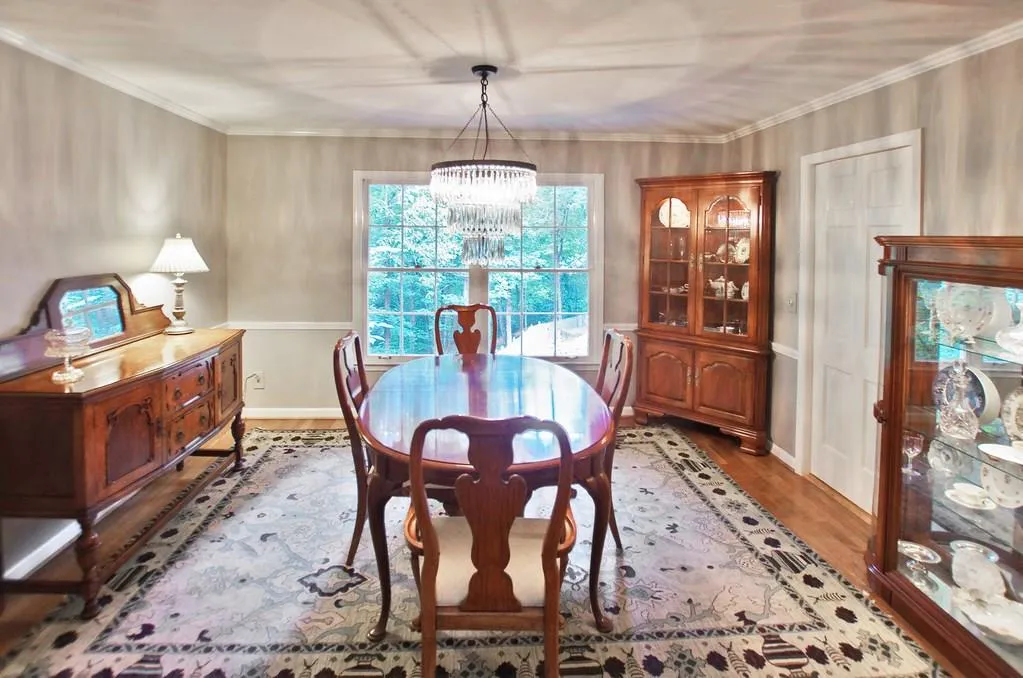 440 Heritage Way, Sandy Springs, Georgia 30328, 4 Bedrooms Bedrooms, ,3 BathroomsBathrooms,Residential,Sold,440 Heritage Way,6061885
