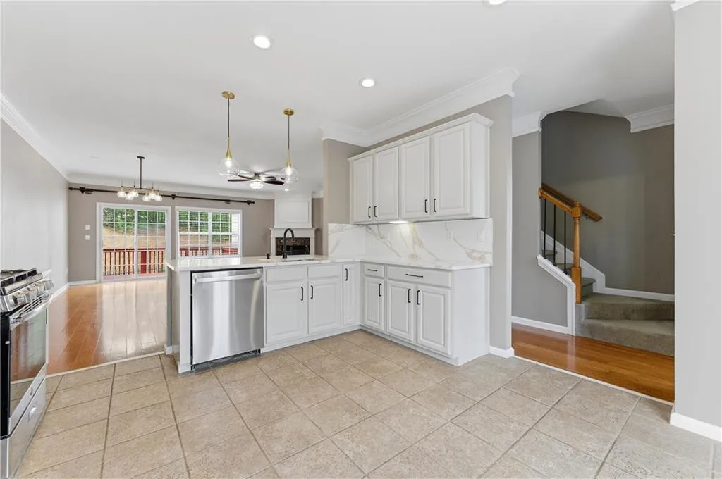 7856 Kiverton Place, Atlanta, Georgia 30350, 3 Bedrooms Bedrooms, ,3 BathroomsBathrooms,Residential,For Sale,7856 Kiverton Place,7749367