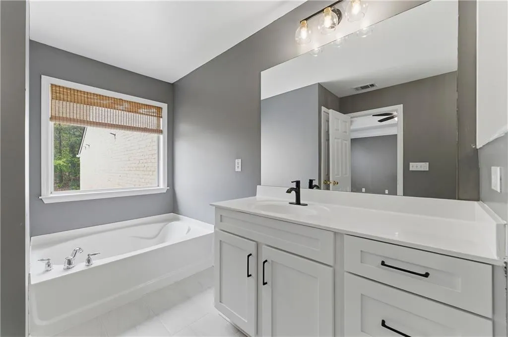 7856 Kiverton Place, Atlanta, Georgia 30350, 3 Bedrooms Bedrooms, ,3 BathroomsBathrooms,Residential,For Sale,7856 Kiverton Place,7749367