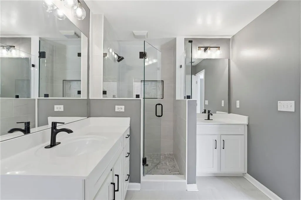 7856 Kiverton Place, Atlanta, Georgia 30350, 3 Bedrooms Bedrooms, ,3 BathroomsBathrooms,Residential,For Sale,7856 Kiverton Place,7749367