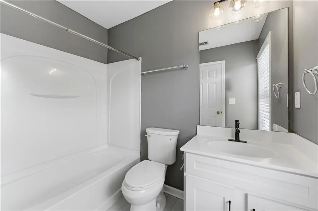 7856 Kiverton Place, Atlanta, Georgia 30350, 3 Bedrooms Bedrooms, ,3 BathroomsBathrooms,Residential,For Sale,7856 Kiverton Place,7749367