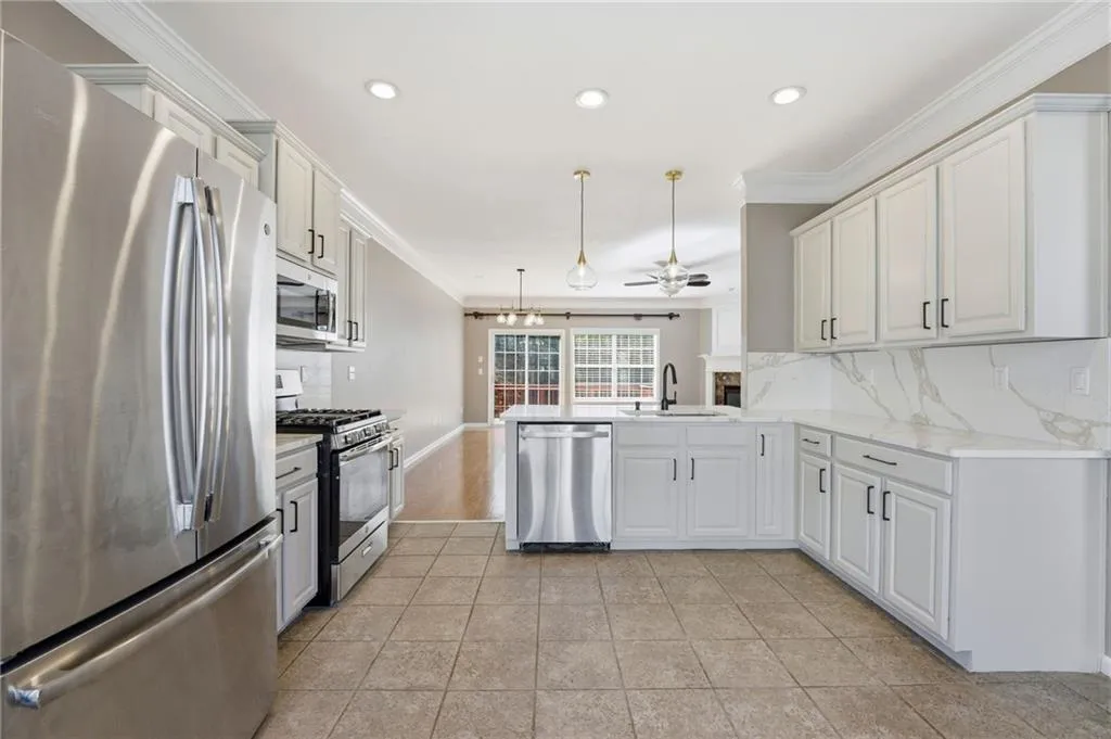7856 Kiverton Place, Atlanta, Georgia 30350, 3 Bedrooms Bedrooms, ,3 BathroomsBathrooms,Residential,For Sale,7856 Kiverton Place,7749367