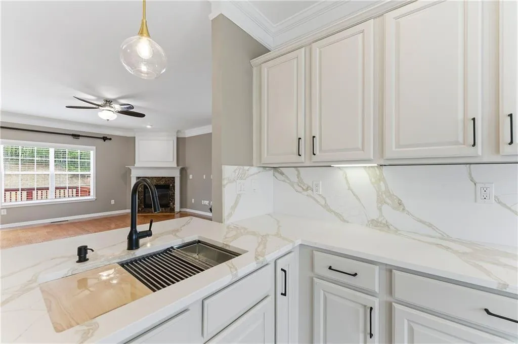 7856 Kiverton Place, Atlanta, Georgia 30350, 3 Bedrooms Bedrooms, ,3 BathroomsBathrooms,Residential,For Sale,7856 Kiverton Place,7749367