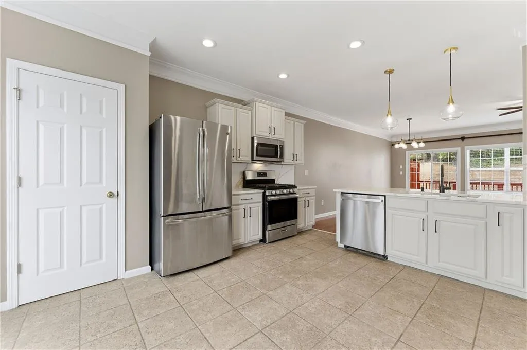 7856 Kiverton Place, Atlanta, Georgia 30350, 3 Bedrooms Bedrooms, ,3 BathroomsBathrooms,Residential,For Sale,7856 Kiverton Place,7749367