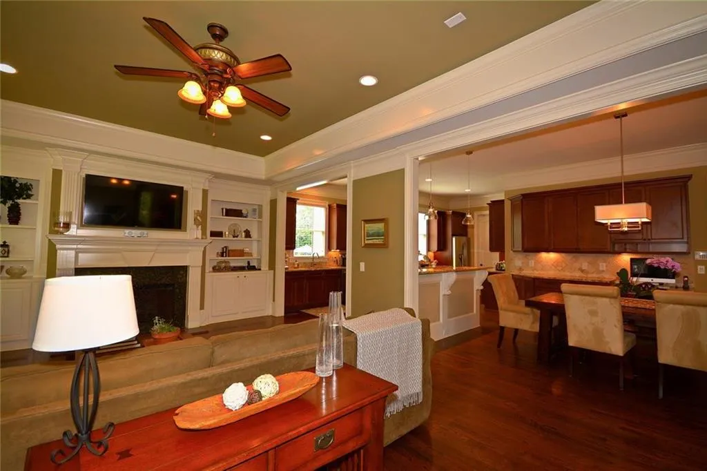 6308 Mount Vernon Oaks Drive, Atlanta, Georgia 30328, 5 Bedrooms Bedrooms, ,4 BathroomsBathrooms,Residential,Sold,6308 Mount Vernon Oaks Drive,5884809