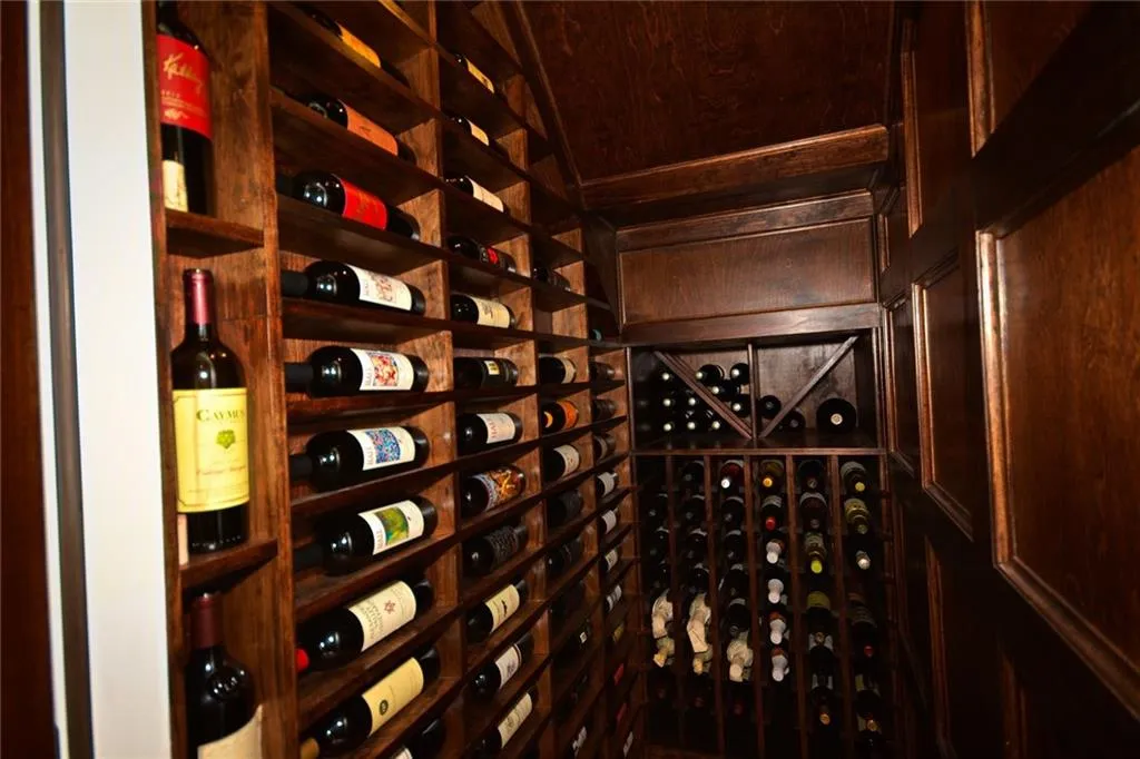 6308 Mount Vernon Oaks Drive, Atlanta, Georgia 30328, 5 Bedrooms Bedrooms, ,4 BathroomsBathrooms,Residential,Sold,6308 Mount Vernon Oaks Drive,5884809