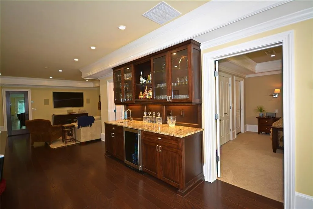 6308 Mount Vernon Oaks Drive, Atlanta, Georgia 30328, 5 Bedrooms Bedrooms, ,4 BathroomsBathrooms,Residential,Sold,6308 Mount Vernon Oaks Drive,5884809