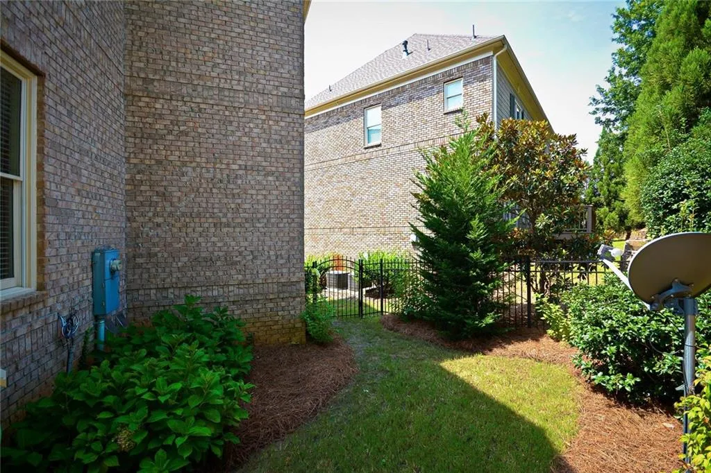 6308 Mount Vernon Oaks Drive, Atlanta, Georgia 30328, 5 Bedrooms Bedrooms, ,4 BathroomsBathrooms,Residential,Sold,6308 Mount Vernon Oaks Drive,5884809