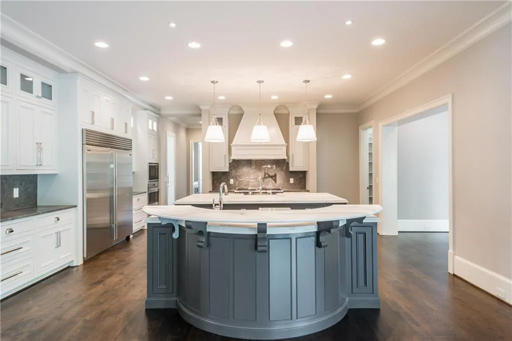 5340 Old Burdette Lane, Atlanta, Georgia 30327, 6 Bedrooms Bedrooms, ,7 BathroomsBathrooms,Residential,Sold,5340 Old Burdette Lane,5821937