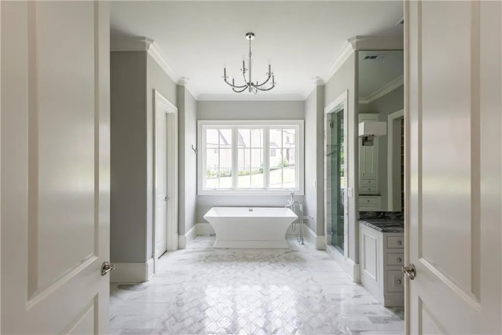 5340 Old Burdette Lane, Atlanta, Georgia 30327, 6 Bedrooms Bedrooms, ,7 BathroomsBathrooms,Residential,Sold,5340 Old Burdette Lane,5821937