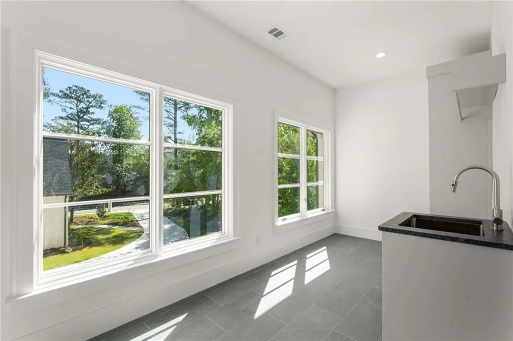 98 Johnson Ferry Road Nw, Sandy Springs, Georgia 30328, 8 Bedrooms Bedrooms, ,6 BathroomsBathrooms,Residential,Sold,98 Johnson Ferry Road Nw,7379025