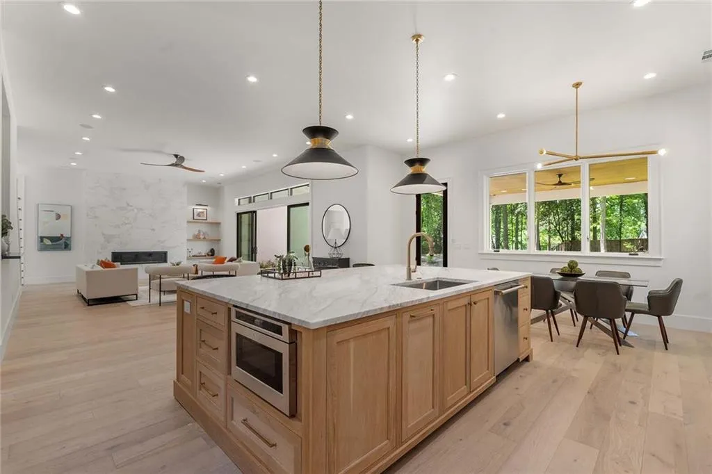 98 Johnson Ferry Road Nw, Sandy Springs, Georgia 30328, 8 Bedrooms Bedrooms, ,6 BathroomsBathrooms,Residential,Sold,98 Johnson Ferry Road Nw,7379025