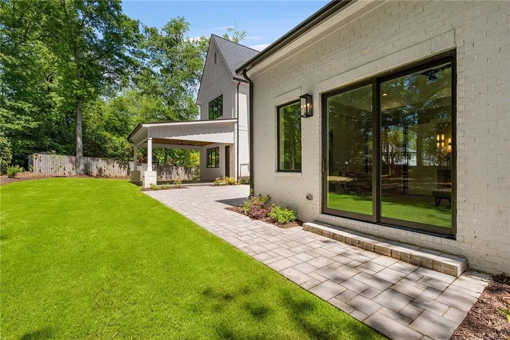 98 Johnson Ferry Road Nw, Sandy Springs, Georgia 30328, 8 Bedrooms Bedrooms, ,6 BathroomsBathrooms,Residential,Sold,98 Johnson Ferry Road Nw,7379025