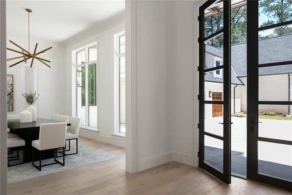 98 Johnson Ferry Road Nw, Sandy Springs, Georgia 30328, 8 Bedrooms Bedrooms, ,6 BathroomsBathrooms,Residential,Sold,98 Johnson Ferry Road Nw,7379025