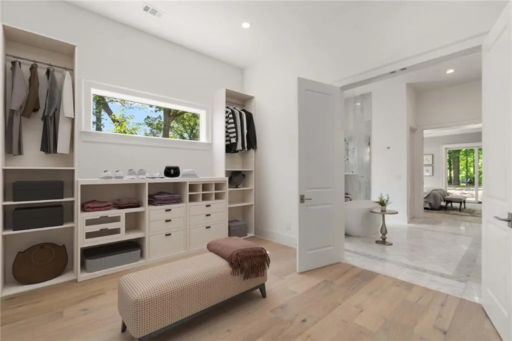 98 Johnson Ferry Road Nw, Sandy Springs, Georgia 30328, 8 Bedrooms Bedrooms, ,6 BathroomsBathrooms,Residential,Sold,98 Johnson Ferry Road Nw,7379025