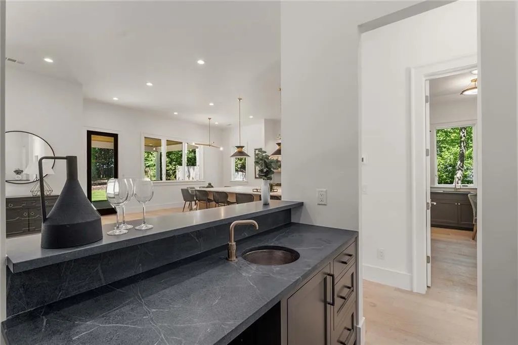 98 Johnson Ferry Road Nw, Sandy Springs, Georgia 30328, 8 Bedrooms Bedrooms, ,6 BathroomsBathrooms,Residential,Sold,98 Johnson Ferry Road Nw,7379025