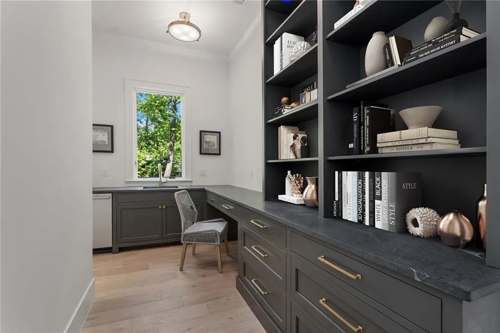 98 Johnson Ferry Road Nw, Sandy Springs, Georgia 30328, 8 Bedrooms Bedrooms, ,6 BathroomsBathrooms,Residential,Sold,98 Johnson Ferry Road Nw,7379025