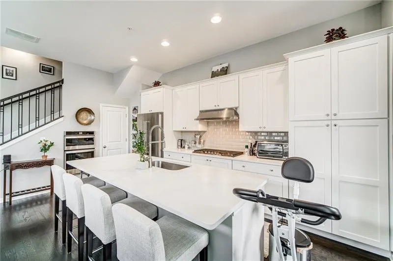 6448 Canopy Drive, Sandy Springs, Georgia 30328, 1 Bedroom Bedrooms, ,1 BathroomBathrooms,Residential,Sold,6448 Canopy Drive,6872690