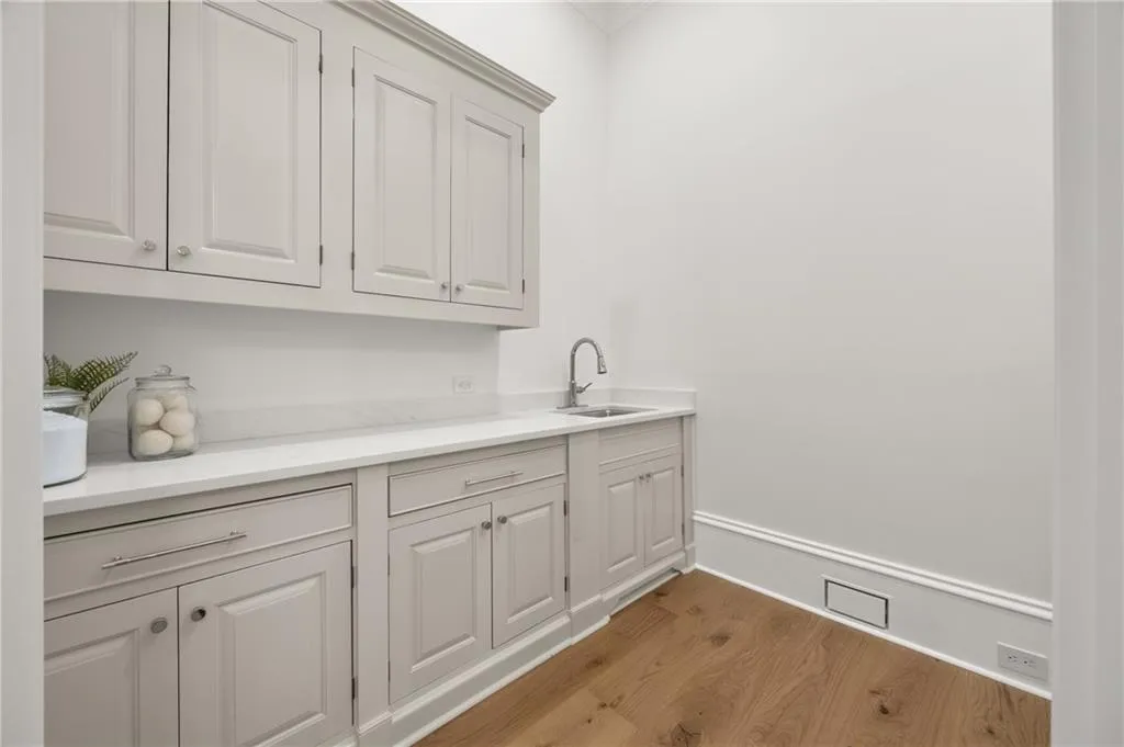 4560 Harris Trail, Atlanta, Georgia 30327, 9 Bedrooms Bedrooms, ,9 BathroomsBathrooms,Residential,For Sale,4560 Harris Trail,7583042