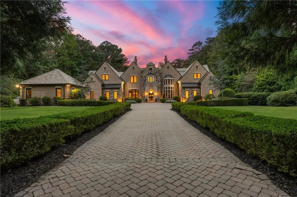 4560 Harris Trail, Atlanta, Georgia 30327, 9 Bedrooms Bedrooms, ,9 BathroomsBathrooms,Residential,For Sale,4560 Harris Trail,7583042