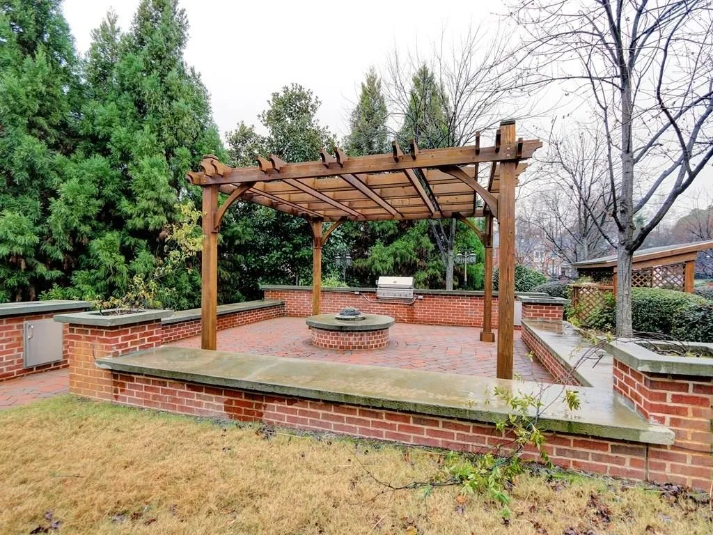 197 Le Gran Court Unit 40, Atlanta, Georgia 30328, 2 Bedrooms Bedrooms, ,2 BathroomsBathrooms,Residential,Sold,197 Le Gran Court Unit 40,5637454