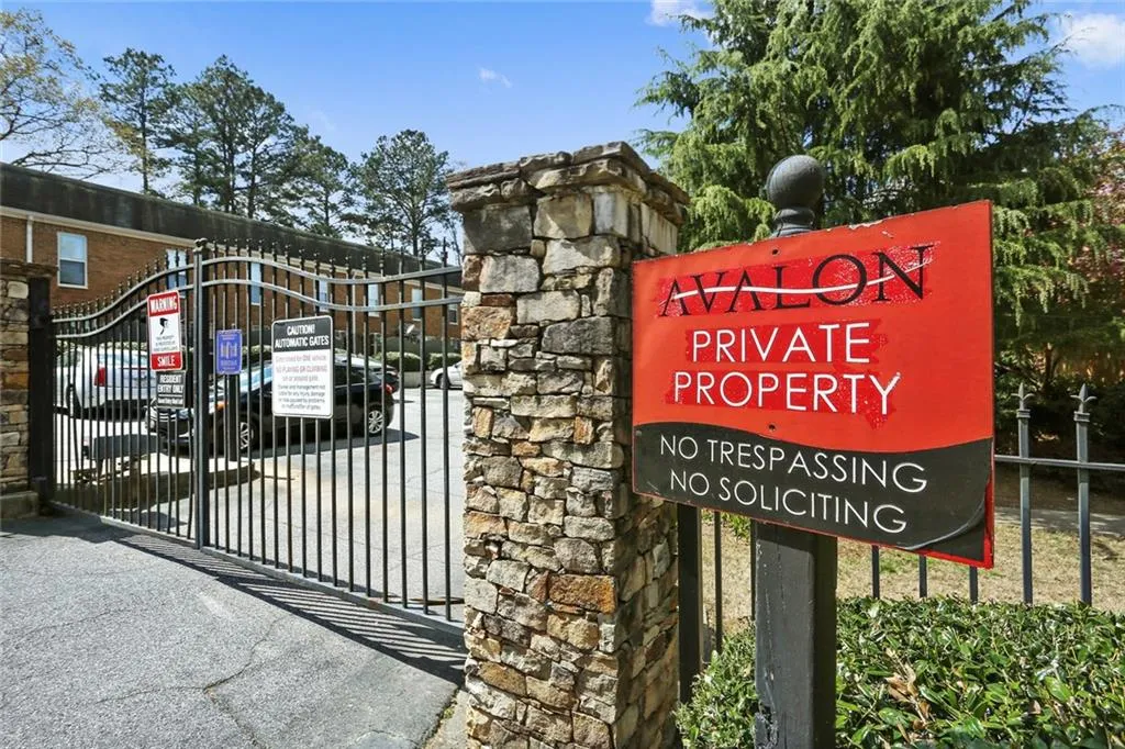 145 N River Drive Unit D, Sandy Springs, Georgia 30350, 2 Bedrooms Bedrooms, ,2 BathroomsBathrooms,Residential,Sold,145 N River Drive Unit D,6530792