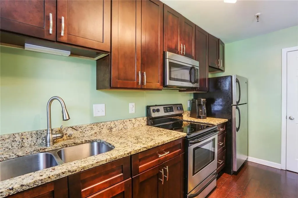 145 N River Drive Unit D, Sandy Springs, Georgia 30350, 2 Bedrooms Bedrooms, ,2 BathroomsBathrooms,Residential,Sold,145 N River Drive Unit D,6530792