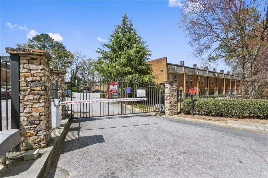 145 N River Drive Unit D, Sandy Springs, Georgia 30350, 2 Bedrooms Bedrooms, ,2 BathroomsBathrooms,Residential,Sold,145 N River Drive Unit D,6530792