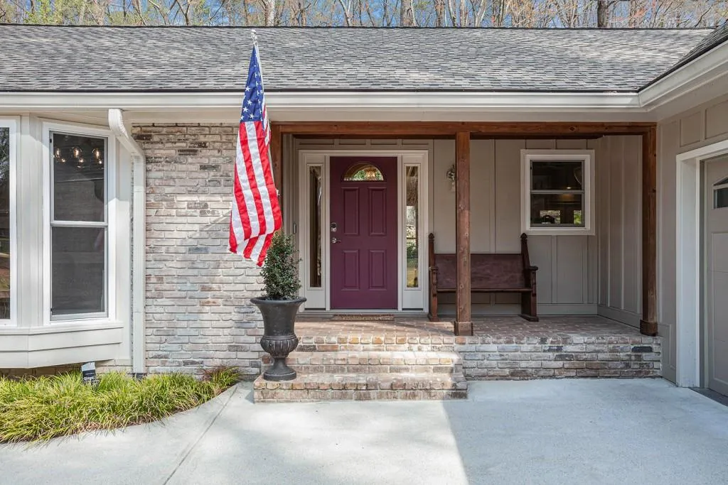 7265 Hunters Branch Drive, Sandy Springs, Georgia 30328, 3 Bedrooms Bedrooms, ,2 BathroomsBathrooms,Residential,Sold,7265 Hunters Branch Drive,7357201