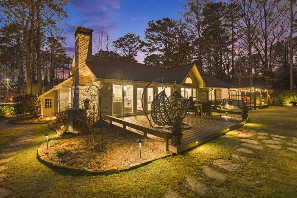 7265 Hunters Branch Drive, Sandy Springs, Georgia 30328, 3 Bedrooms Bedrooms, ,2 BathroomsBathrooms,Residential,Sold,7265 Hunters Branch Drive,7357201